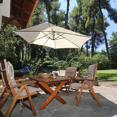 Paradise Pines - 6 Bdrms, 6 Baths, Bbq, Gardens Παραλία Σάνη