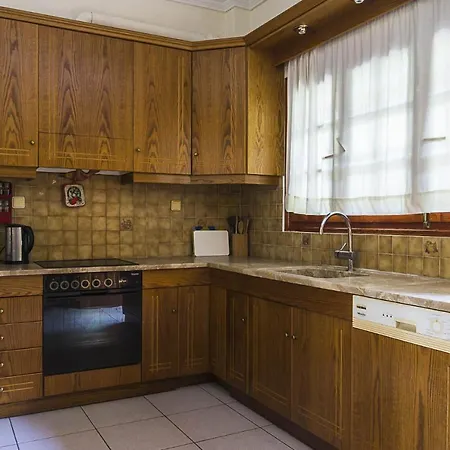 Paradise Pines - 6 Bdrms, 6 Baths, Bbq, Gardens *
