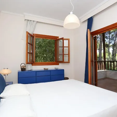 Paradise Pines - 6 Bdrms, 6 Baths, Bbq, Gardens * Sani (Chalkidiki)