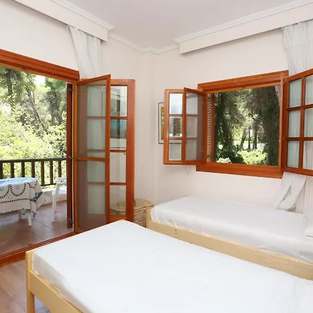 Paradise Pines - 6 Bdrms, 6 Baths, Bbq, Gardens Sani (Chalkidiki)