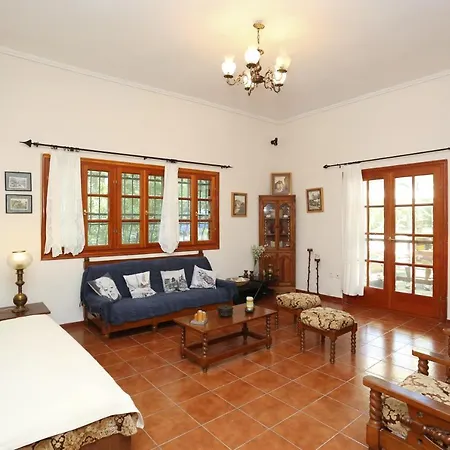Villa Paradise Pines - 6 Bdrms, 6 Baths, Bbq, Gardens *