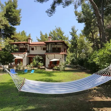 Villa Paradise Pines - 6 Bdrms, 6 Baths, Bbq, Gardens *