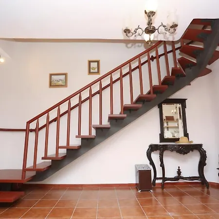 Villa Paradise Pines - 6 Bdrms, 6 Baths, Bbq, Gardens
